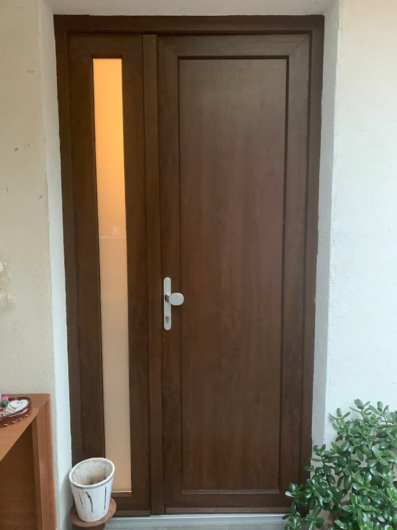 Regolo Costruzioni S.R.L - REGOLO INFISSI